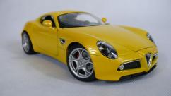 Bburago 1/18 Alfa Romeo 8C Competizione Yellow image