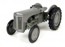 Universal Hobbies 1/16 Massey Ferguson TEA 20 1947 image