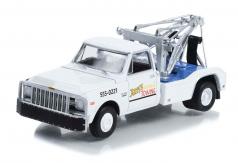 Greenlight 1/64 Chevrolet C-30 Dually Wrecker 1969 - Fall Guy image
