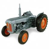 Universal Hobbies 1/16 1957 Ford Dexta- Launch Edition image