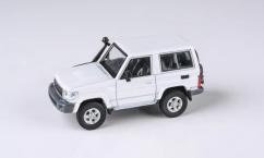 Paragon 1/64 Toyota Land Cruiser 71 SWB 2014 - French Vanilla  image