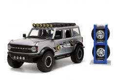 Jada 1/24 2021 Ford Bronco KC HiLiTES w/ Extra Wheels image
