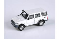 Paragon 1/64 Toyota Land Cruiser 76 2007 - French Vanilla image