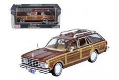 Motormax 1/24 1979 Chrysler LeBaron Town & Country image