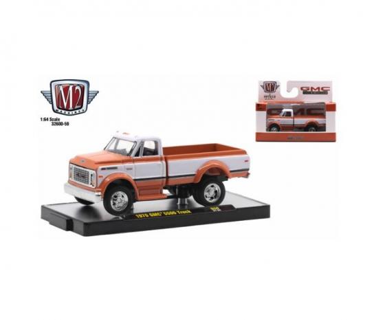 M2 Machines 1/64 1970 GMC 5500 Truck image