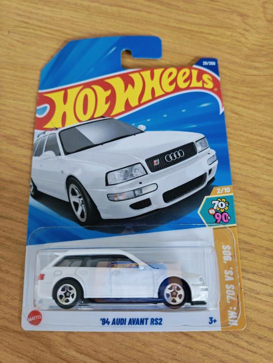 Hot Wheels '94 Audi Avant RS2 White image