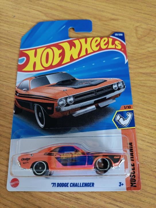 Hot Wheels '71 Dodge Challenger image