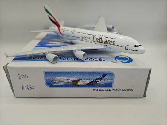 DModels 1/400 Airbus A380 Emirates with Stand image