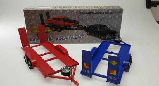 DDA 1/24 Twin Axle Car Trailer with Spare Wheel - Red image